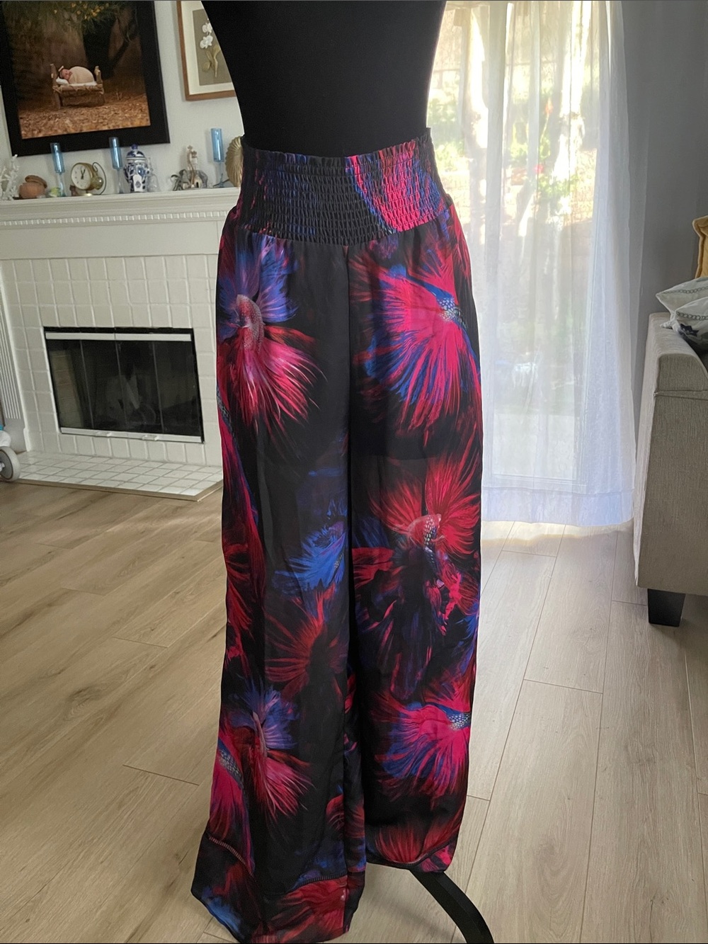 Bebe High waist wide leg pants. Size M tropical colors